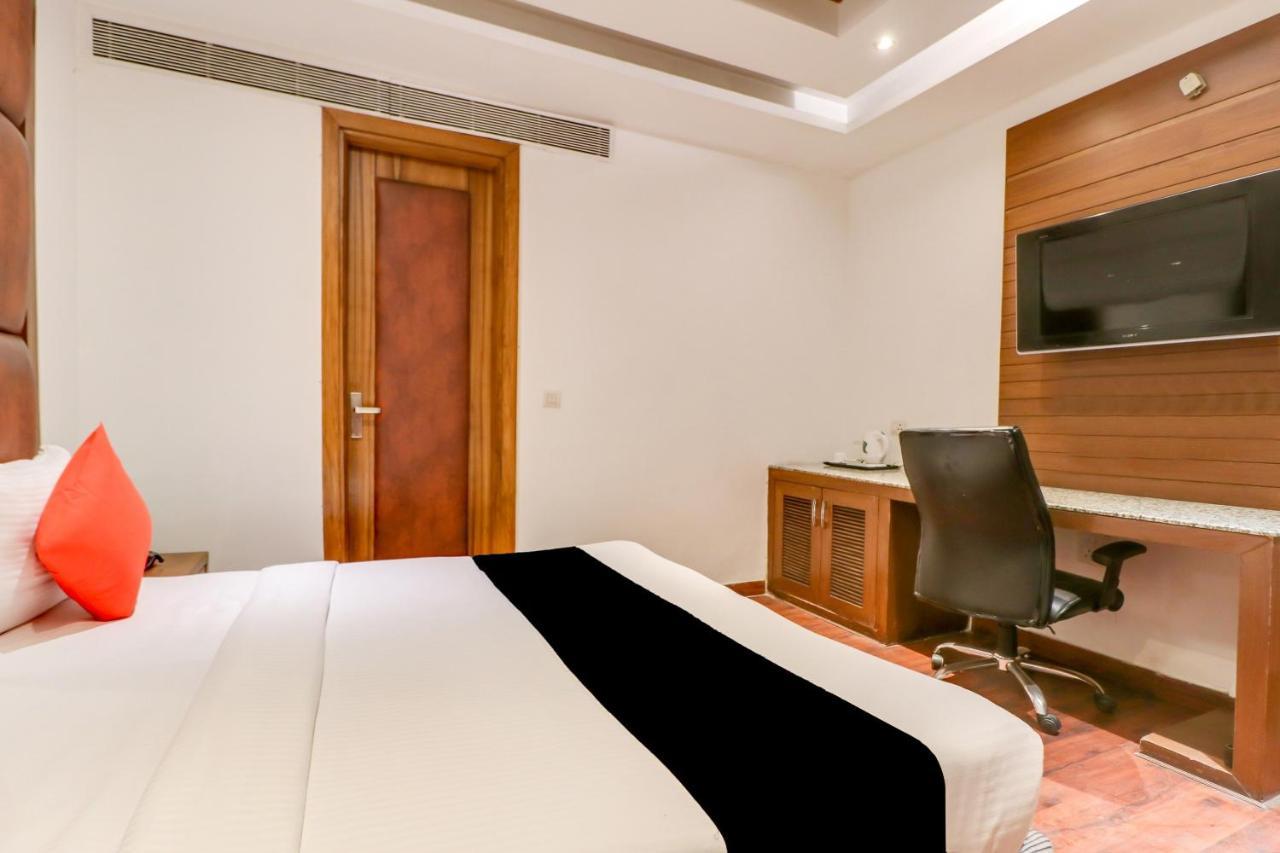 Townhouse 939 Hotel Gagan Inn Near Satyam Inox Patel Nagar New Delhi Exterior photo